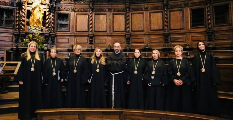 Assisi, il canto beneventano della “Schola Cantorum Orbisophia” ha accompagnato la Santa Messa alla Basilica di S. Chiara