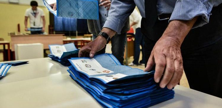 Benevento, i dati definitivi del primo turno: ecco quanti voti sono mancati a Mastella per evitare il ballottaggio