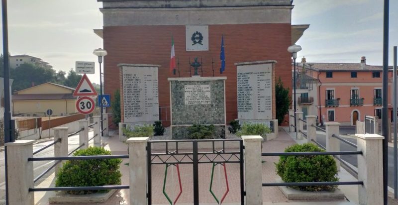 4 novembre, Cerimonia al Monumento ai caduti riqualificato dal Cav. Mottola