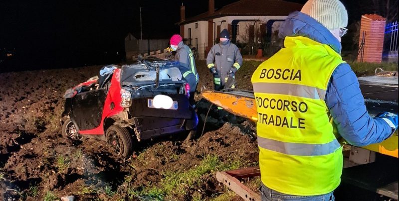 Tragedia sulla 90bis la scorsa notte: 41enne si ribalta e muore