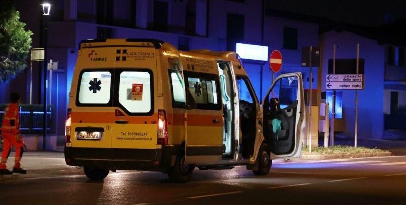 Forchia, una 45enne accusa un malore e viene salvata da un medico a bordo dell’ambulanza