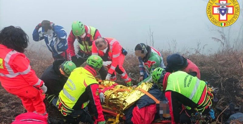 Escursione in moto finisce male: motociclista soccorso dal gruppo Alpino e Speleologico della Campania