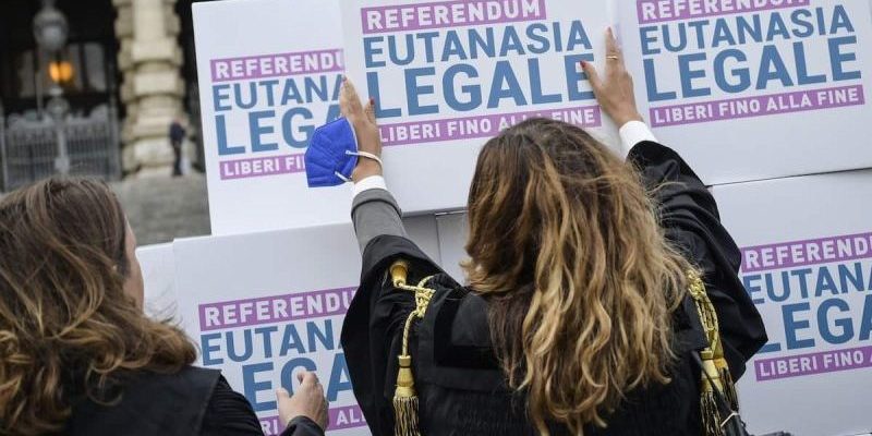 Eutanasia, la Consulta dichiara inammissibile il referendum: “Non sarebbe preservata la tutela minima della vita umana”
