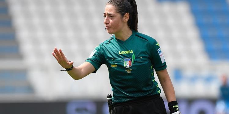 Maria Sole Ferrieri Caputi è la prima arbitro donna nella serie A di Calcio italiano