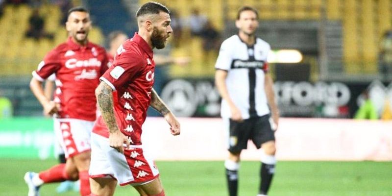 Serie B, gol e spettacolo tra Parma e Bari: al “Tardini” finisce 2-2