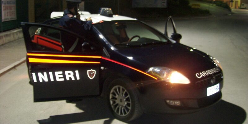 Beneventano in giro con coltello da cucina, denunciato per porto abusivo di armi dai Carabinieri