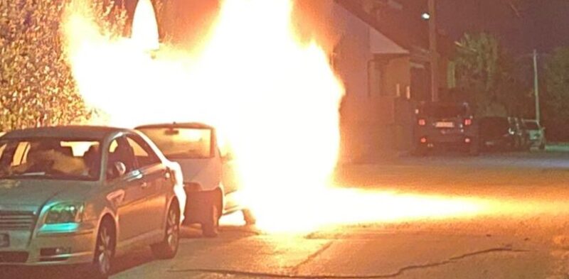 San Giorgio del Sannio| Gran paura nella notte, auto in fiamme: si indaga. FOTO E VIDEO