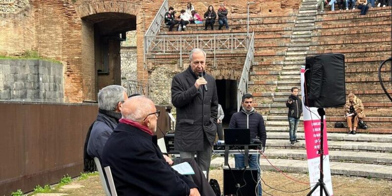 FOTO – Al Teatro Romano si discute di “cultura della sopraffazione”