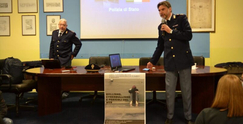 Benevento| “Bullismo, cyberbullismo e pericoli del web”: gli studenti dell’I.I.S. Alberti incontrano la Polizia Postale