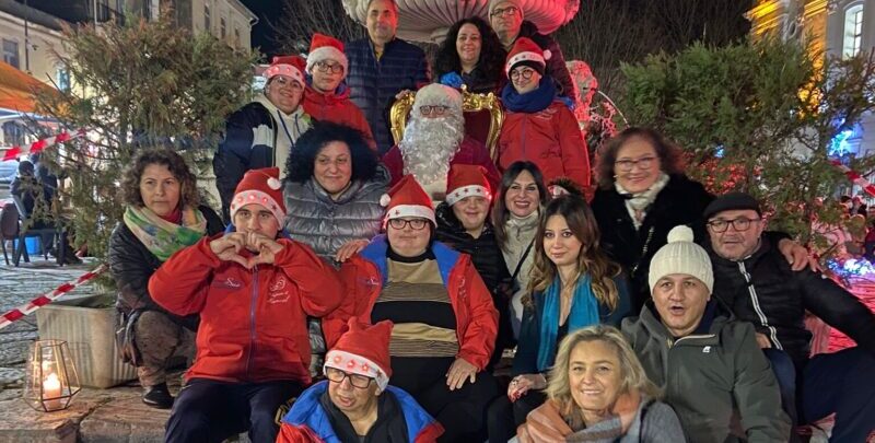 Montesarchio, grande partecipazione per l’iniziativa “Babbo Natale in piazza” (FOTO)