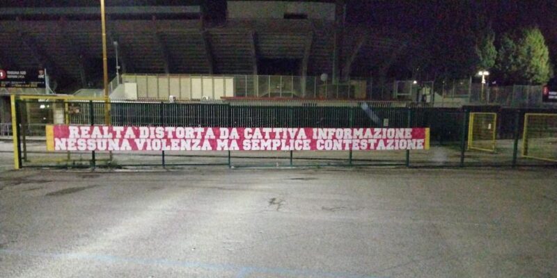 La Curva Sud Benevento risponde a Vigorito: “Realtà distorta, nessuna violenza ma semplice contestazione”
