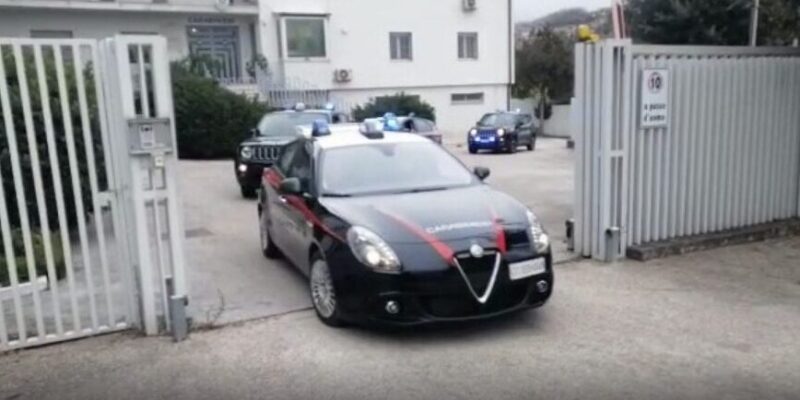 Spaccio, creano un vero e proprio “mercato” di stupefacenti: scattano gli arresti