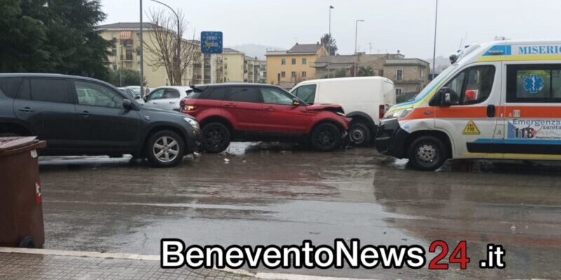 Benevento, incidente in via De Sanctis