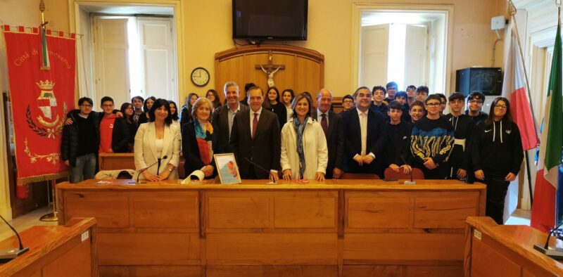 Benevento| Il sindaco Mastella ha ricevuto una delegazione dell’Istituto “Pascoli”