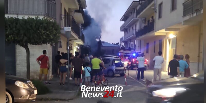 San Giorgio del Sannio, auto in fiamme in via De Gasperi (FOTO)