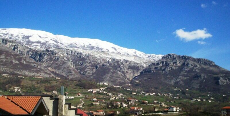 Tragedia nel Sannio, giovane di Telese Terme si toglie la vita nei boschi di Bocca delle Selva