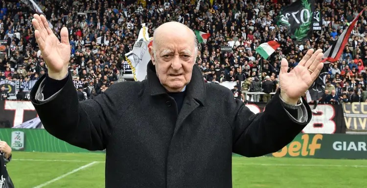 È morto Carlo Mazzone: l’allenatore aveva 86 anni
