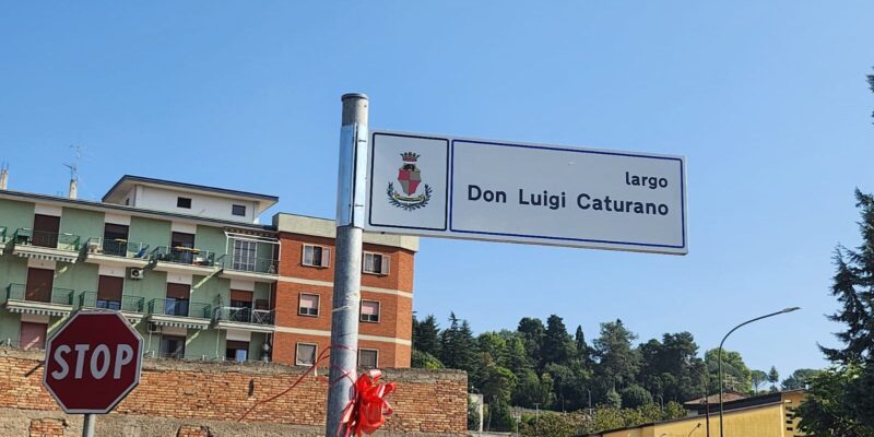 VIDEO – Benevento, inaugurato il largo Don Luigi Caturano