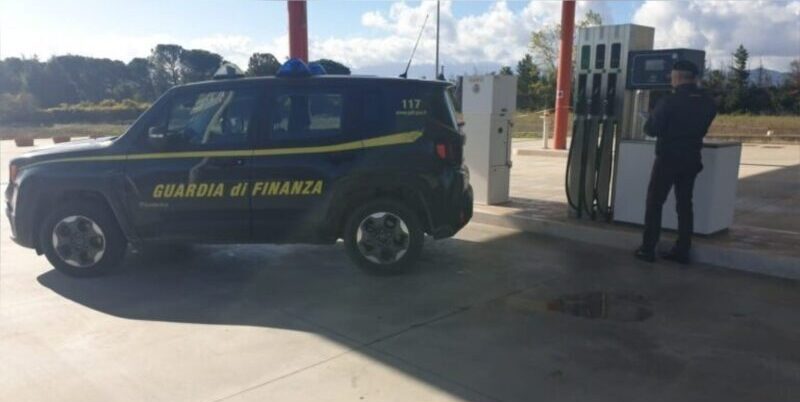 Sannio, Finanza sequestra distributore di carburante