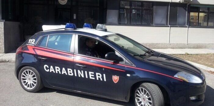 Spara alla nipote ma l’arma si inceppa, arrestato 55enne