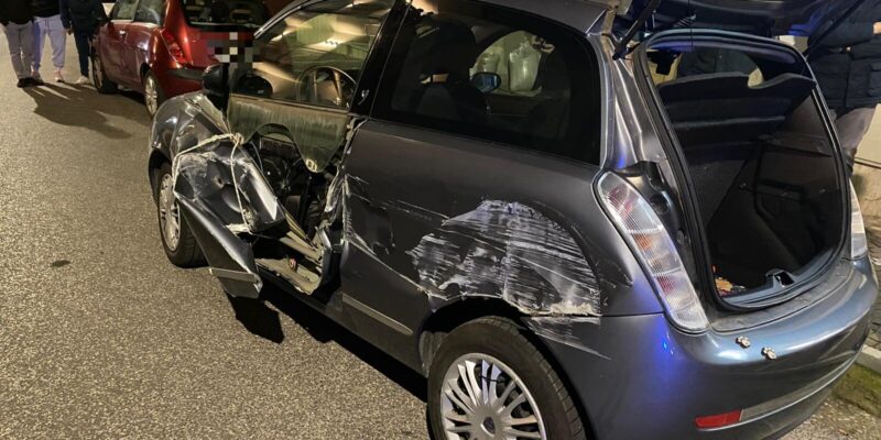 S. Giorgio del Sannio| Pirata della strada tampona fila di auto parcheggiate e scappa via (FOTO)