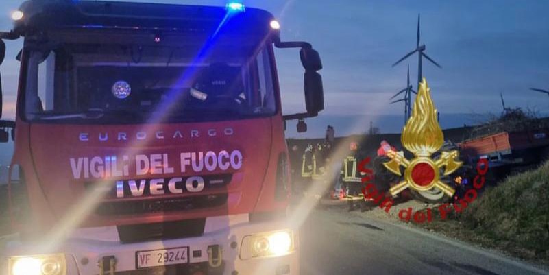 Frigento, si ribalta il trattore: morto il conducente di 74 anni