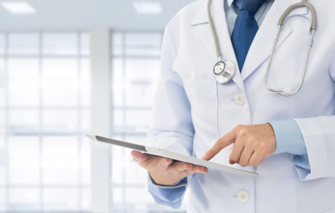 Carenza medici, M5S: “Si utilizzino i fondi che sono esclusivamente finalizzati all’utilizzo delle prestazioni aggiuntive”
