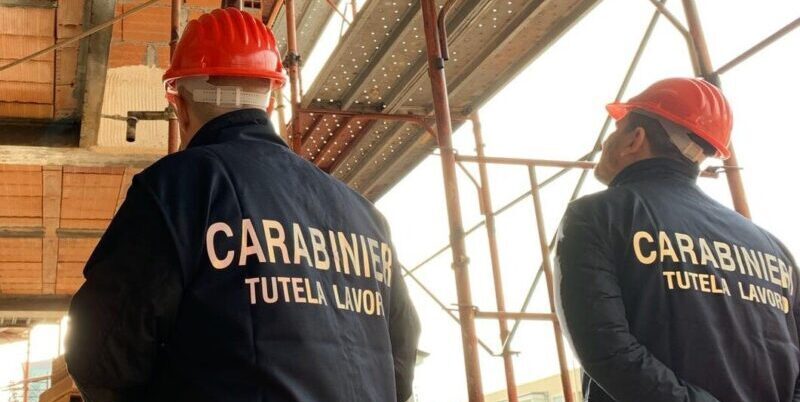 Mancato rispetto norme sicurezza, rischio caduta dall’alto per operai: ammende per oltre 18mila euro a imprenditrice edile