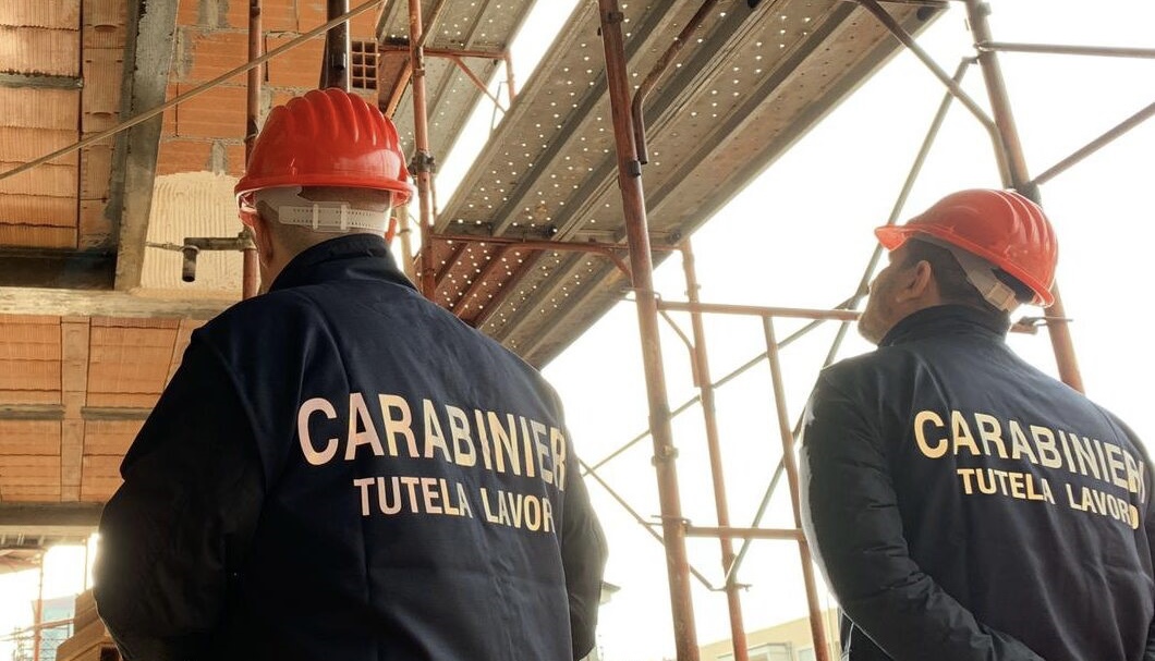 Violazione sicurezza sui luoghi di lavoro: sospeso cantiere edile