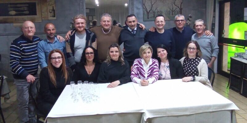Benevento, ritrovarsi dopo 40 anni: storica reunion della 5 elementare 1979 del Silvio Pellico