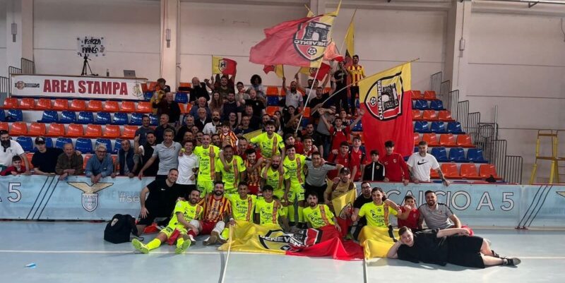 Benevento 5 a un passo dalla storica Serie A: battuta la Lazio 7-3