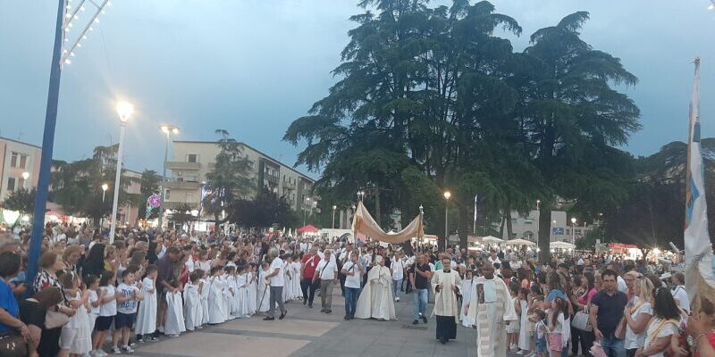 “Corpus Domini” alla Parrocchia di San Modesto, si conclude la tre giorni di festività