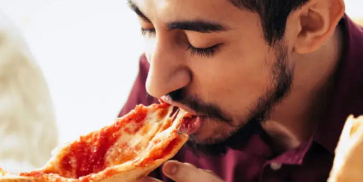 Paura per un 50enne a Pietrelcina: un boccone gli va di traverso mentre è a cena in una pizzeria