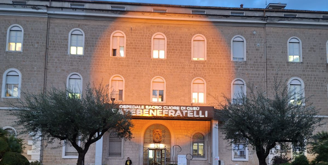 Benevento, Giornata mondiale della sicurezza del paziente: l’ospedale Fatebenefratelli illuminato di arancione