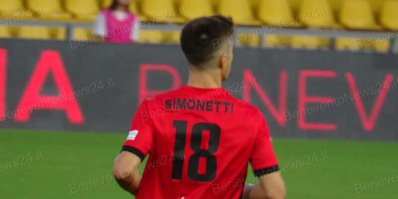 Benevento-Crotone, le formazioni ufficiali: c’è Acampora, Simonetti terzino