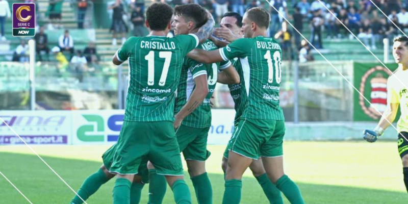 Serie C, 9a giornata: vince il Giugliano, pari in Monopoli-Crotone nelle gare delle 15