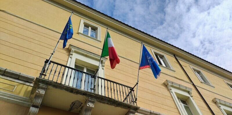 Benevento, Giornata Mondiale dell’Onu: esposta la bandiera a Palazzo Mosti