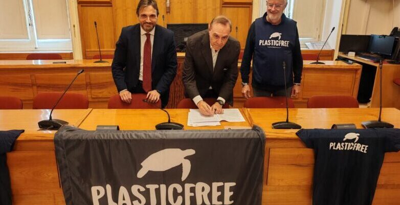 Benevento, sottoscritto un protocollo d’intesa tra il Comune e Plastic Free