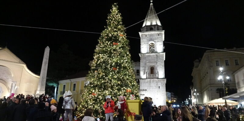 VIDEO – A Benevento arriva la magia del Natale con “InCanto di Natale”