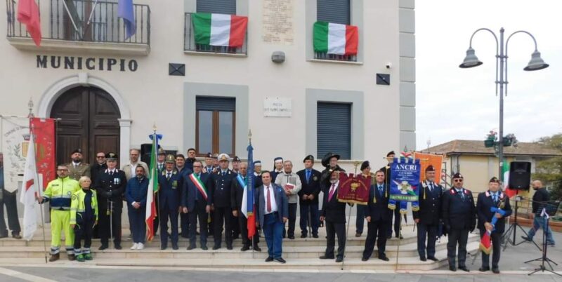 San Leucio del Sannio, evento celebrativo per l’unità nazionale e le Forze Armate con i vertici delle Associazioni Carabinieri