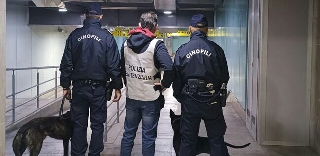 Benevento| Operazione antidroga alla stazione: scoperta droga grazie al fiuto dei cani