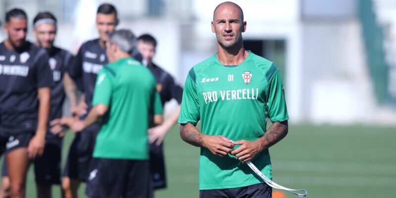 Serie C, separazione tra l’ex Benevento Cannavaro e la Pro Vercelli