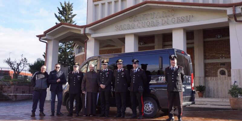 Benevento, i Carabinieri donano generi alimentari alla Caritas: la vicinanza della “Benemerita”