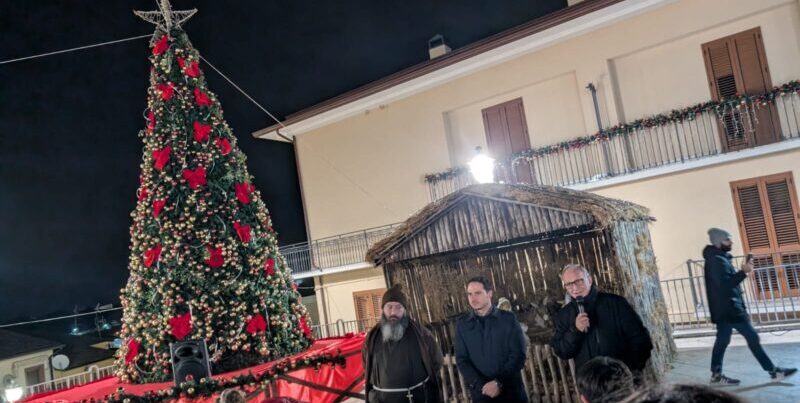 Pietrelcina, al via gli eventi natalizi con l’accensione dell’albero e delle luminarie