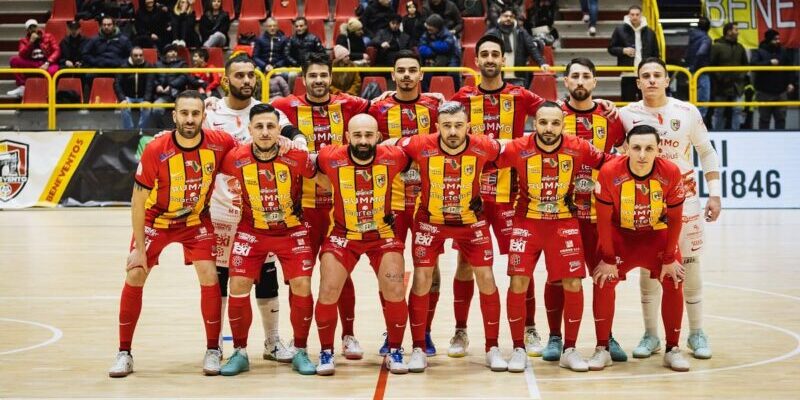 Il Benevento 5 fa suo il derby grazie alla doppietta di Titon: battuto il Sala Consilina davanti a un PalaTedeschi straordinario