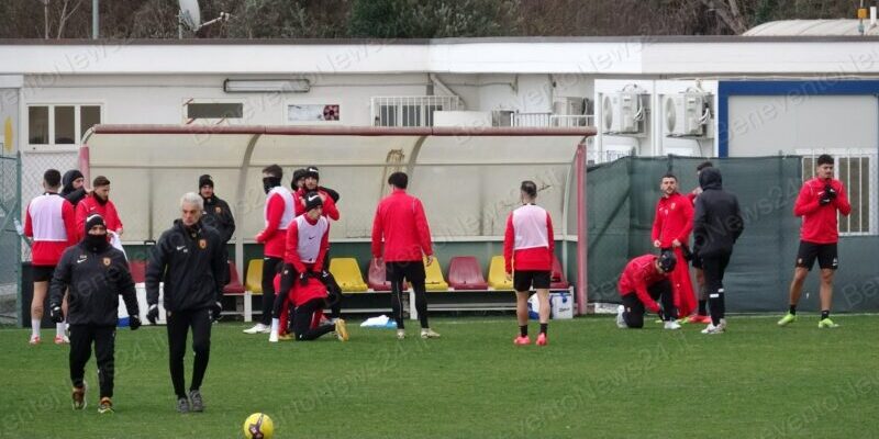 FOTO – Benevento, allenamento sotto gli occhi di Vigorito. Rientra Nunziante, assente Perlingieri