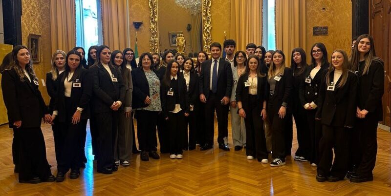 Studenti Liceo Guacci premiati alla Camera per proposta di legge contro l’abbandono degli animali