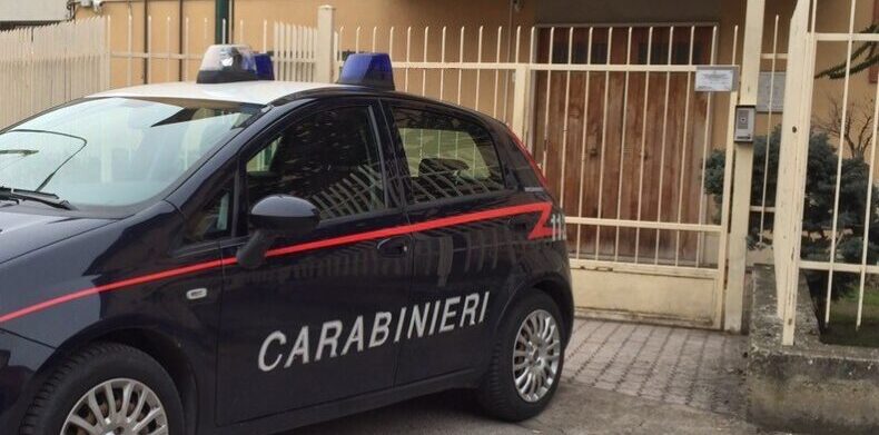 Ariano Irpino, 55enne maltratta moglie e figli: condannato a due anni di domiciliari