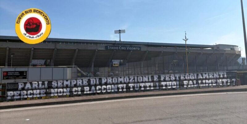 Benevento, la Sud a Vigorito: “Perché non ci racconti tutti i tuoi fallimenti?”