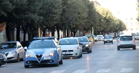 Benevento, fermato con uno sfollagente in auto: denunciato un 63enne